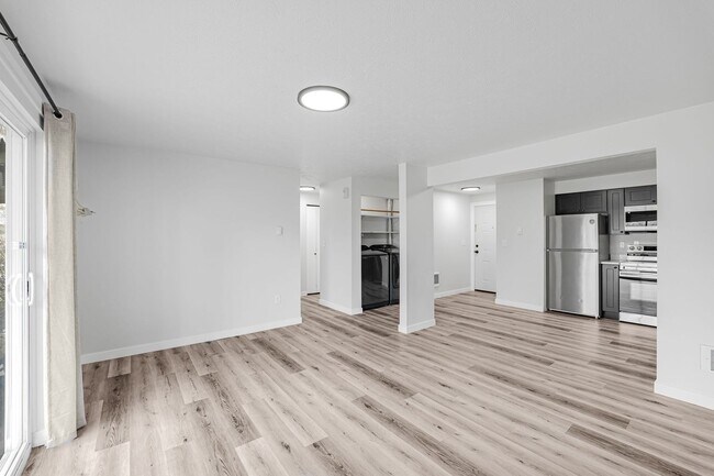 Foto del edificio - Newly Remodeled Mission Park Apartment!