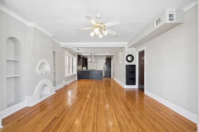 Building Photo - 4945 N Kilpatrick Ave