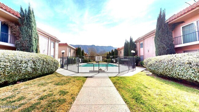 Foto del edificio - 252 Shadow Mountain Dr