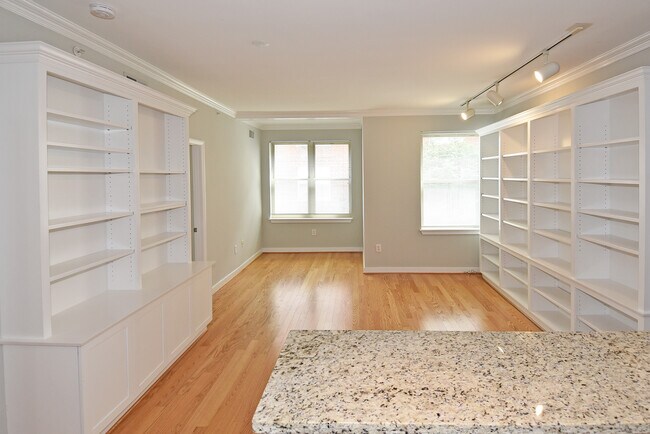 Sala de estar - 1445 N St NW
