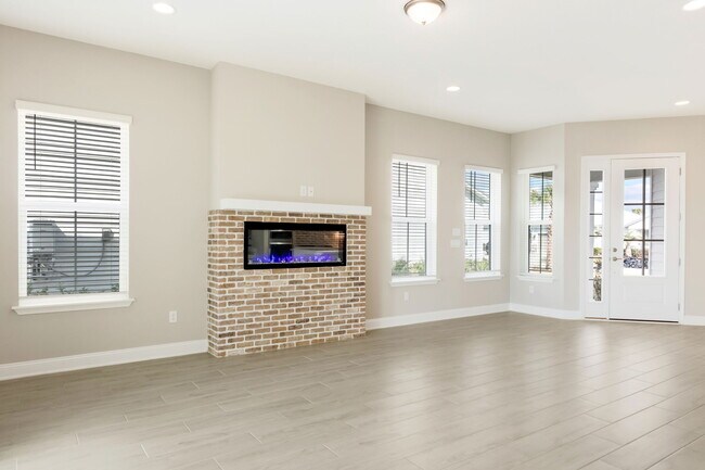 Building Photo - 571 Marquesa Cir
