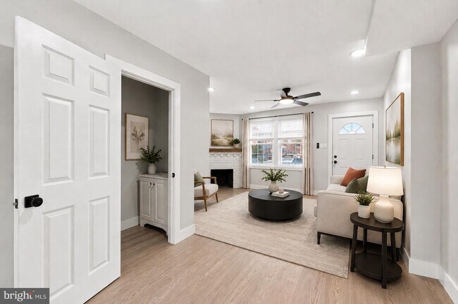 Foto del edificio - 5840 Crittenden St