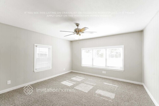 Building Photo - 905 E Crockett St