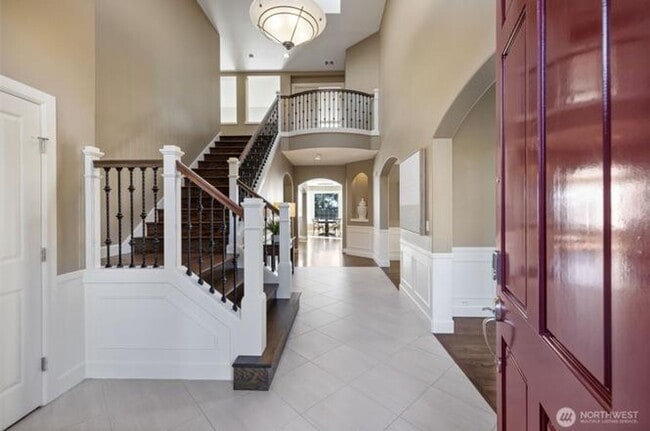 Foto del edificio - Luxury Living in sought after Sterling Woods