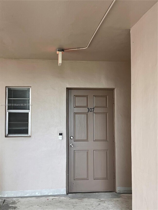 Building Photo - 2430 SW 81st Ave