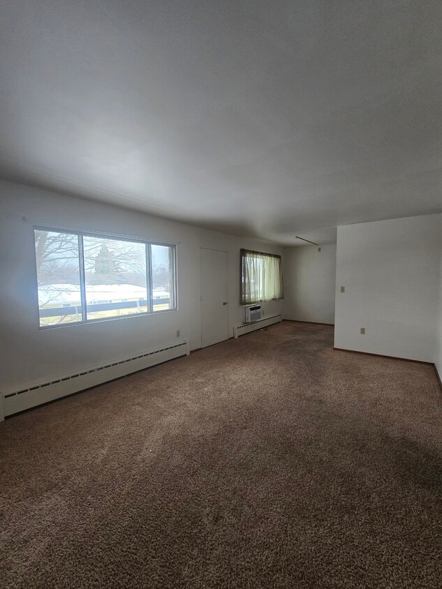 Foto principal - 916 Mayflower Ave