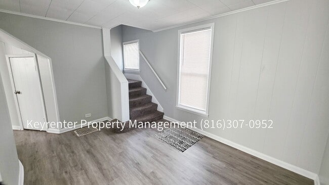 Building Photo - 4 Bedroom 3 Bath for rent