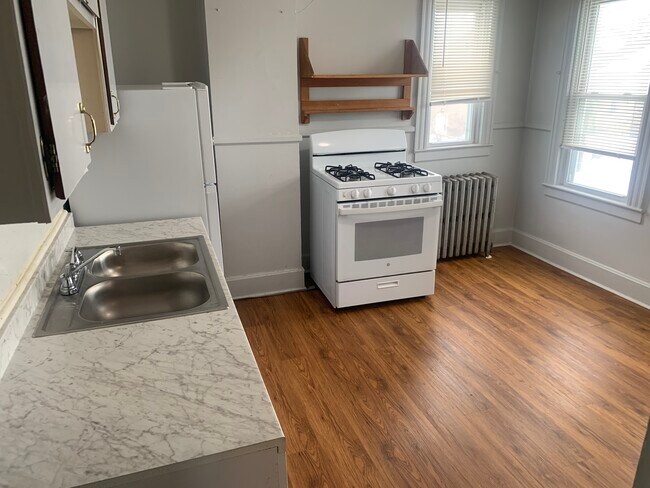 Building Photo - 9 Sumner Park