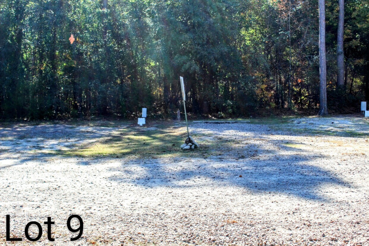 5027 Rivers Collins Rd Unit 9, Waynesboro, GA 30830 Room for Rent in Waynesboro, GA