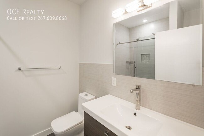 Building Photo - 627 W Oxford St