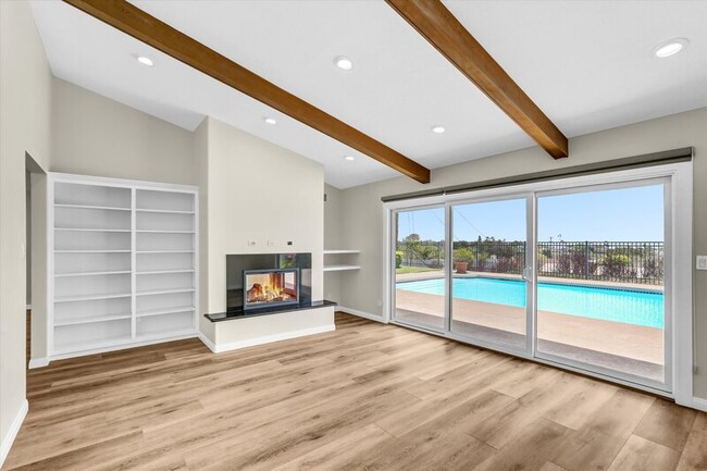 Building Photo - 1165 Catalina Blvd