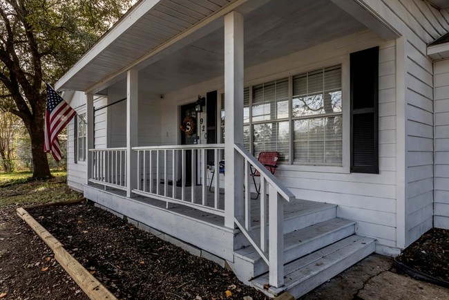 Building Photo - 920 S Village Creek Pkwy