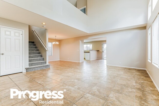 Foto del edificio - 250 W Juniper Ave