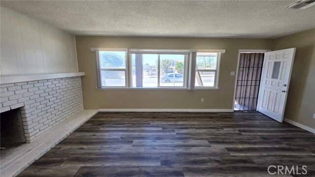 Building Photo - 8427 Oleander Ave