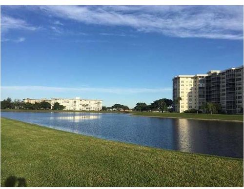 Foto del edificio - 3095 N Course Dr