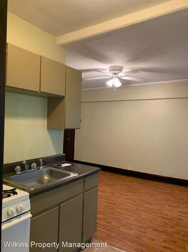 Building Photo - 1521 N Franklin Pl