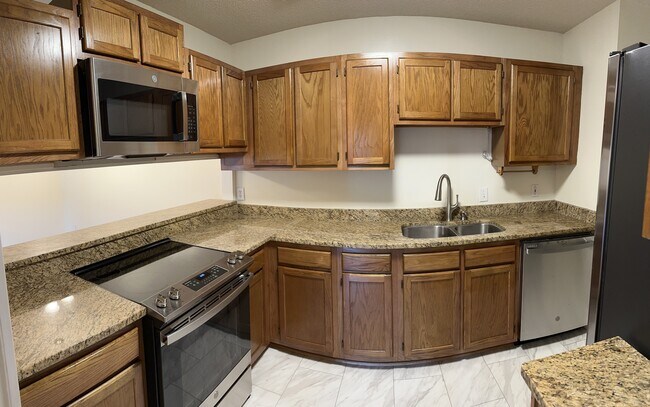 Foto del edificio - 21 Maplecrest Dr