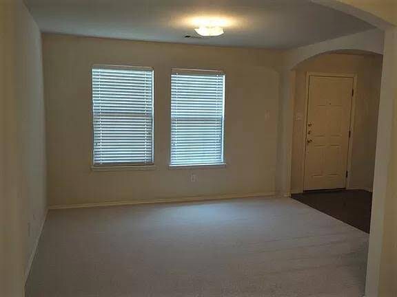 Foto del edificio - 5817 Blue Ribbon Rd