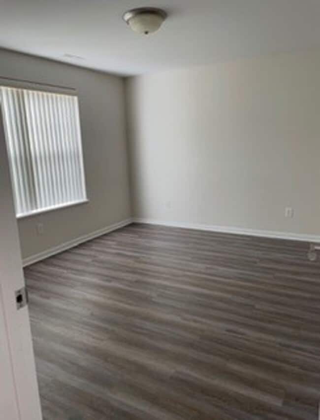 Interior Photo - Embassy Place Apartments