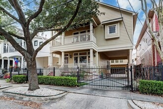 Building Photo - 1537 Blair St