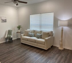 Building Photo - 24029 S Wildwood Dr