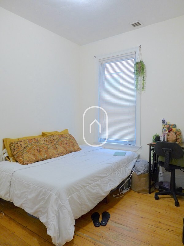 Foto del edificio - 16 Fisher Ave