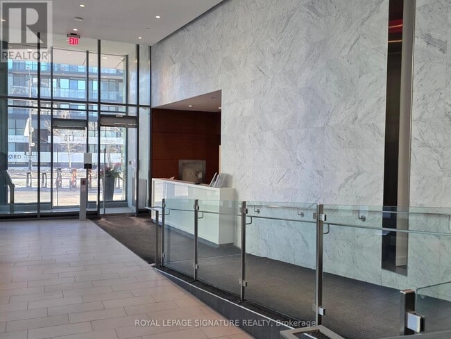 Building Photo - 170 Fort York Blvd