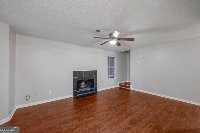 Foto del edificio - 614 Waynes Ct SE