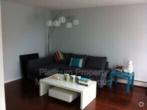Building Photo - 1502-121 21 Ave SW