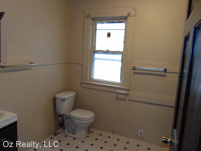 Foto del edificio - 4 br, 2 bath House - 3950 Burnham Ave