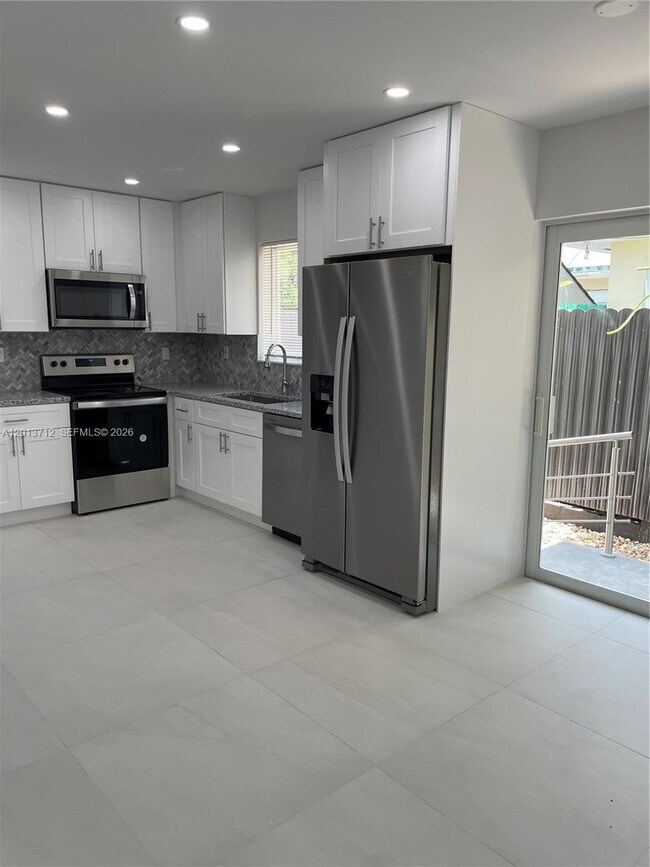 Foto del edificio - 6820 SW 13th Terrace