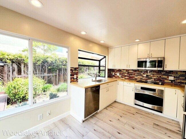 Building Photo - 2 br, 2 bath House - 3 Lido Circle