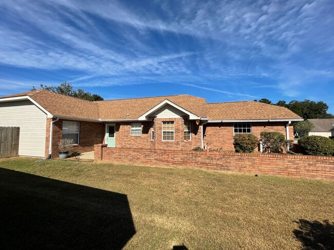 Foto del edificio - 3/2 Home in Lakeside with Fenced Yard