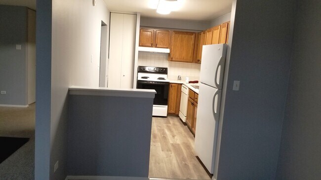 Kitchen - 918 Ridge Sq