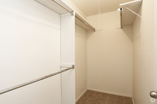 1BR,1BA-638SQ - Copper Creek Apartments