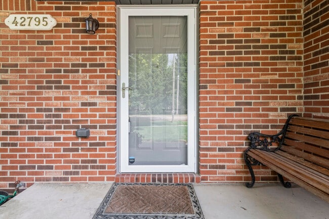Building Photo - 42795 Hammill Ln
