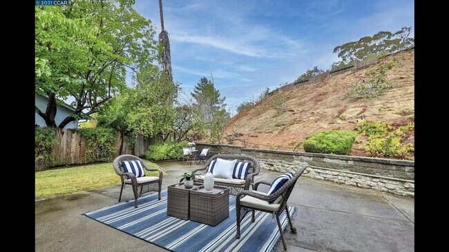 Foto del edificio - Stunning 4BR Pleasant Hill Home on Cul-de-...