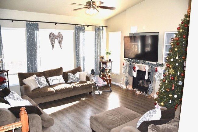 Foto del edificio - 4 br, 3 bath House - 7645 Chancellor Dr