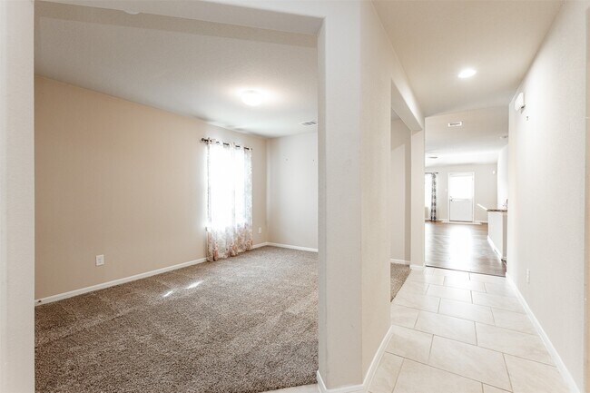 Foto del edificio - 3014 Josephine Falls Ct