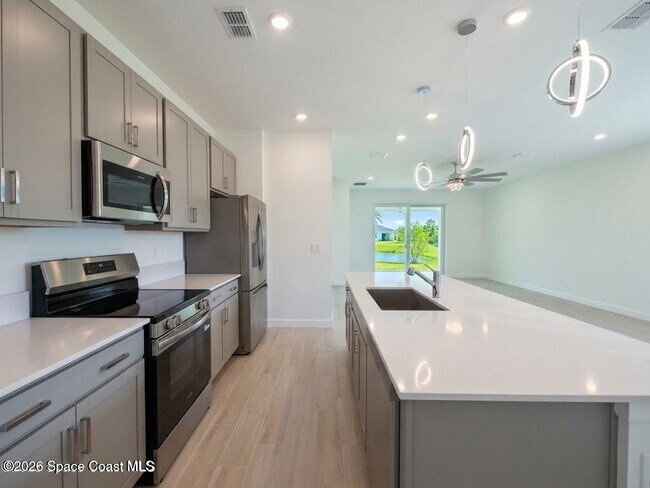Building Photo - 2488 Island Ave NW