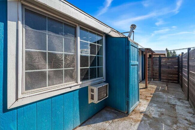 Photo - 1516B McAllister Avenue House