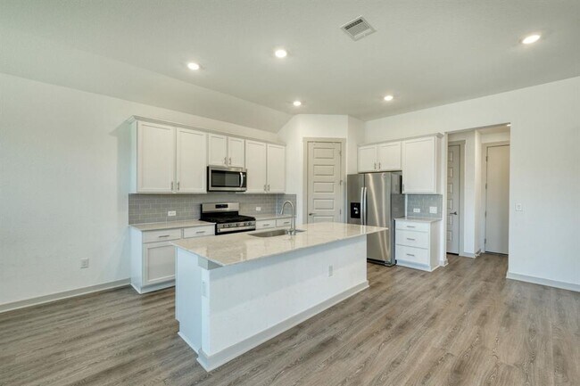 Foto del edificio - 2137 Centerline Ln