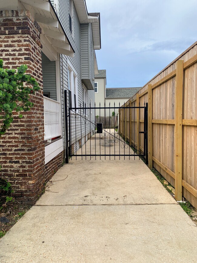 Foto del edificio - 4507 Toulouse St