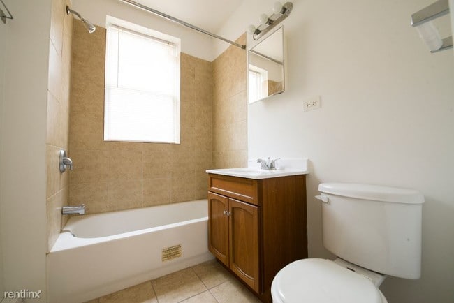 Building Photo - 1 br, 1 bath Apartment - 211 E 71st St