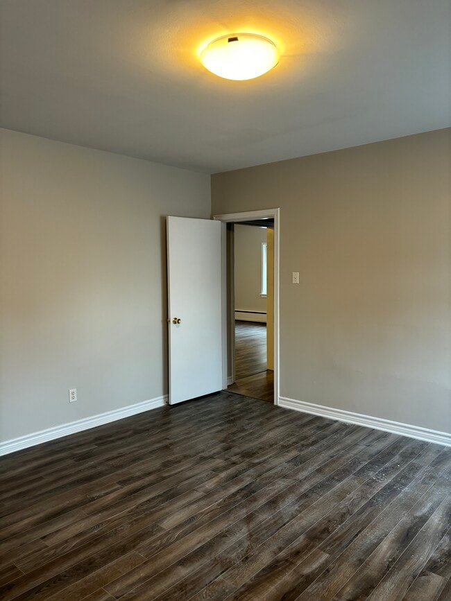 Building Photo - SPACIOUS TWO BEDROOM APARTMENT AVAILABLE - DOWNTOWN DARTMOUTH