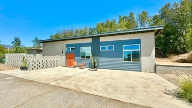 Building Photo - 39536 Daily Rd