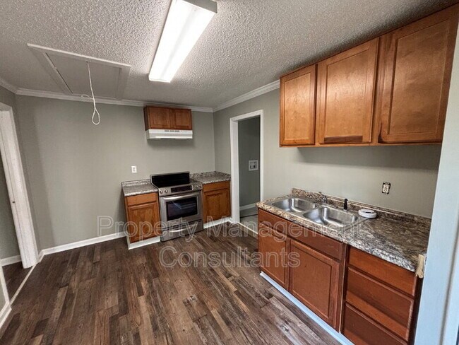 Foto del edificio - 3402 8th Ave SW