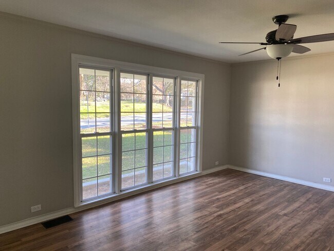 Foto del edificio - 3/2/2 in Convenient Denison Location