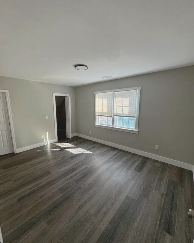 Foto del edificio - 555 Paines Ave NW