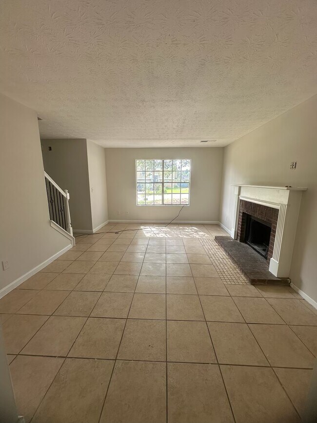 Foto del edificio - 1534 Shenta Oak Dr